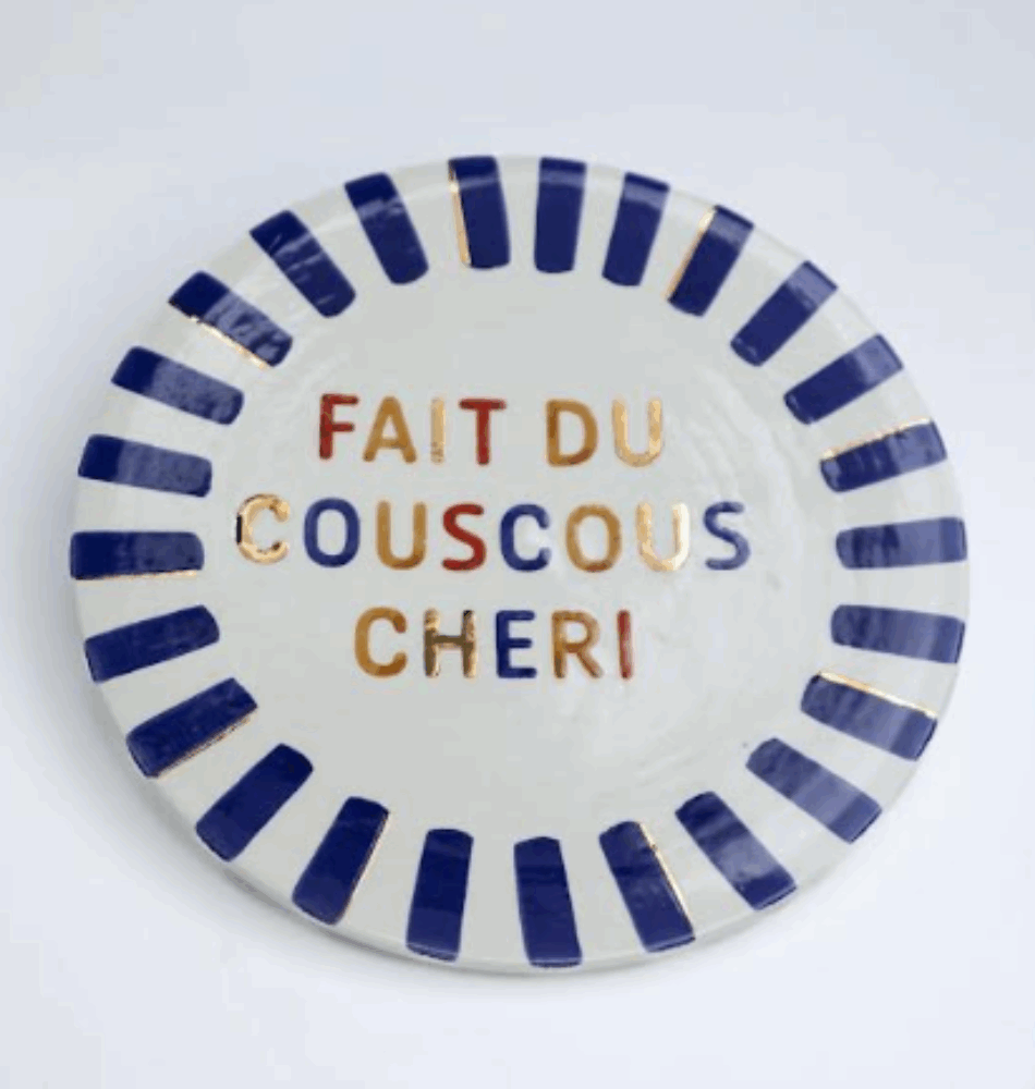 Assiette en céramique artisanale – “Fait du couscous chéri”