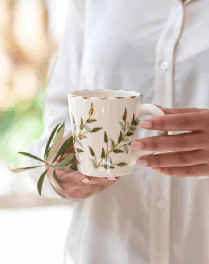 Petit Mug Feuilles Gold – Poterie artisanale marocaine