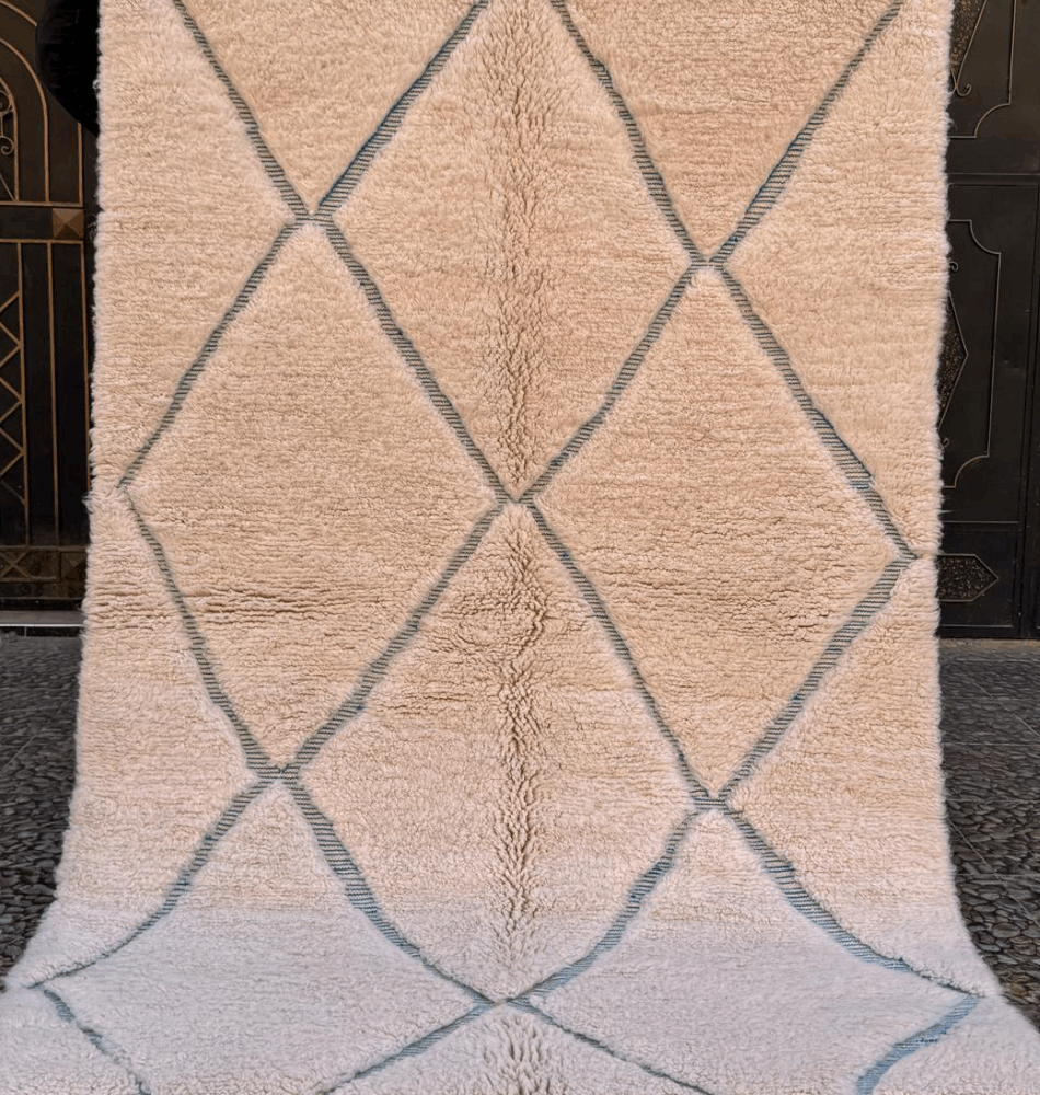 Tapis berbère Beni Ouarain – 240 x 151 cm – L’icône du style berbère