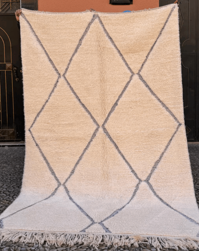 Tapis berbère Beni Ouarain –  240 x 151 cm – L’icône du style berbère