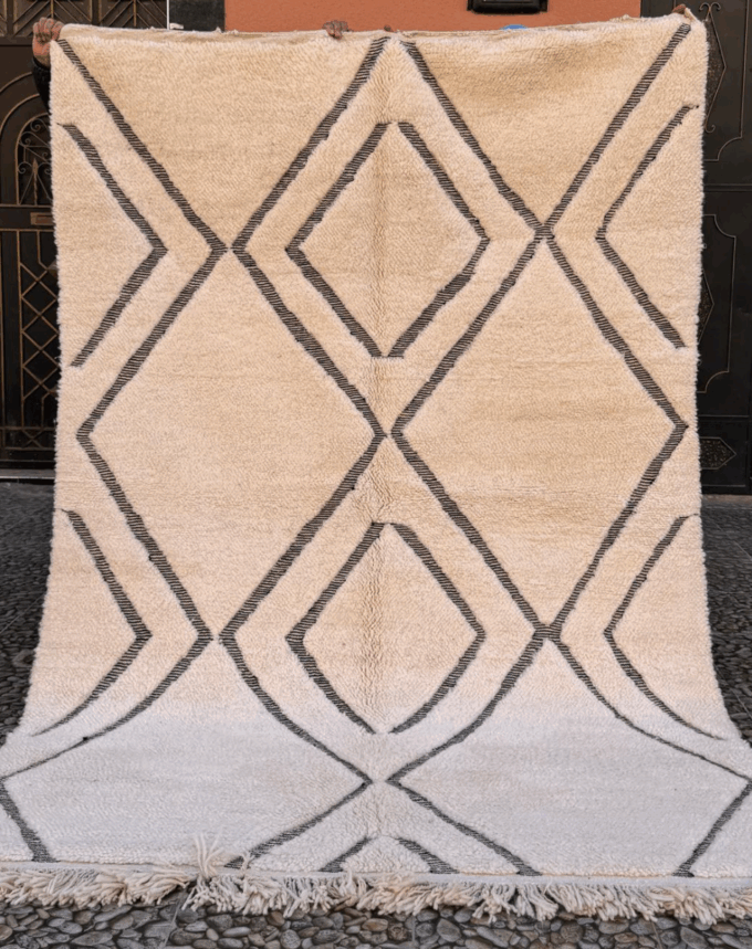 Tapis berbère Beni Ouarain – 250 x 168 cm – Minimalisme et savoir-faire