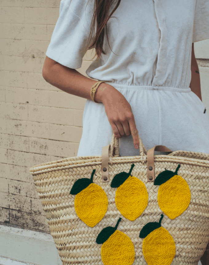 Panier en osier brodé  “CITRON”