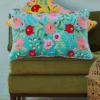 Housse de coussin Rajkamal – Velours brodé multicolore (turquoise)