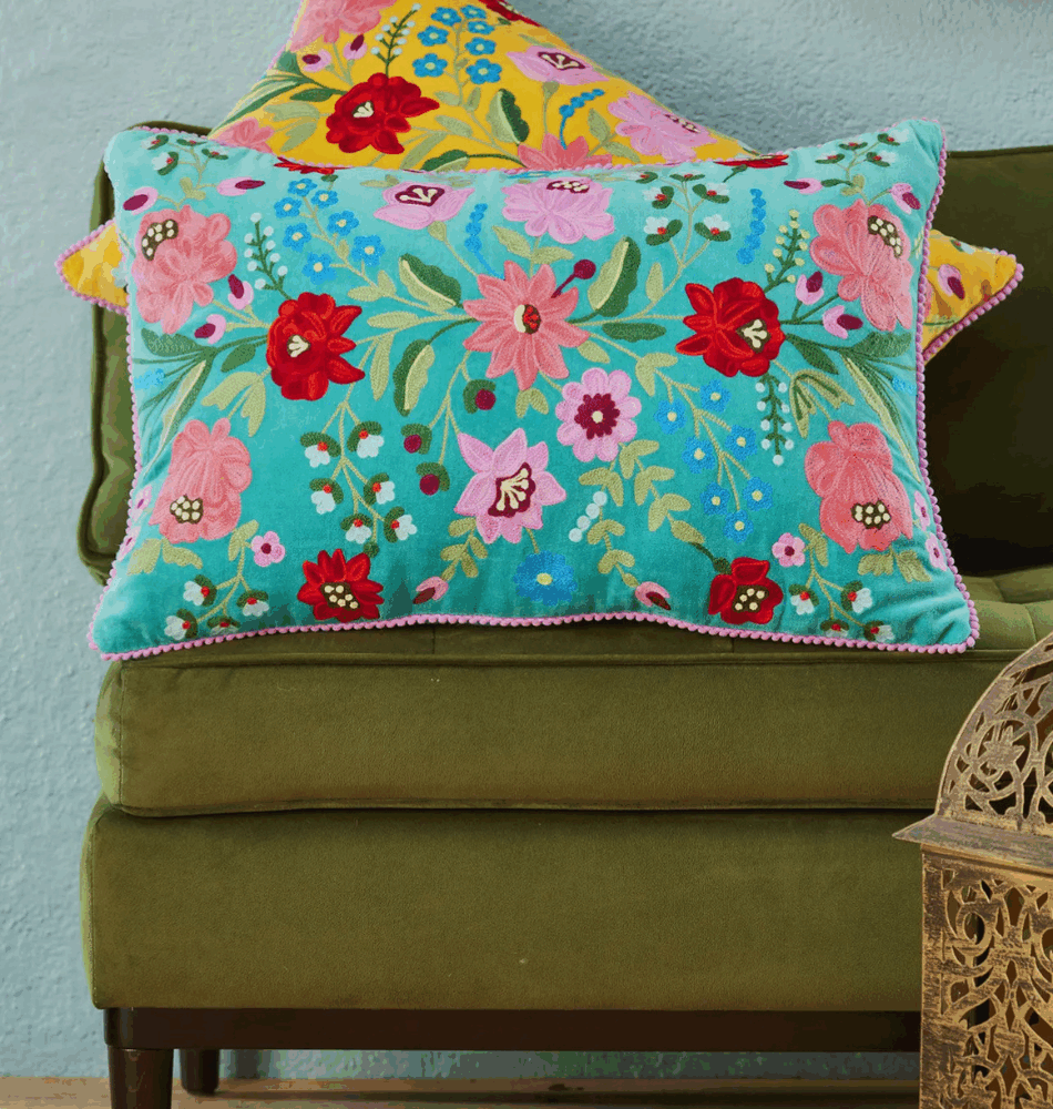 Housse de coussin Rajkamal – Velours brodé multicolore (turquoise)