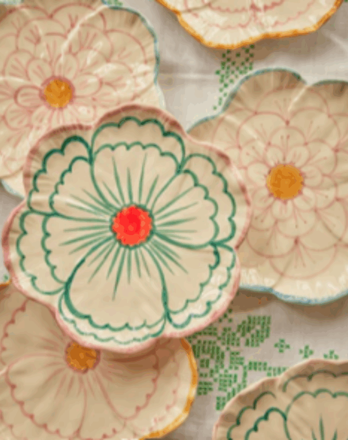 Assiette en forme de fleur – Céramique bord ocre