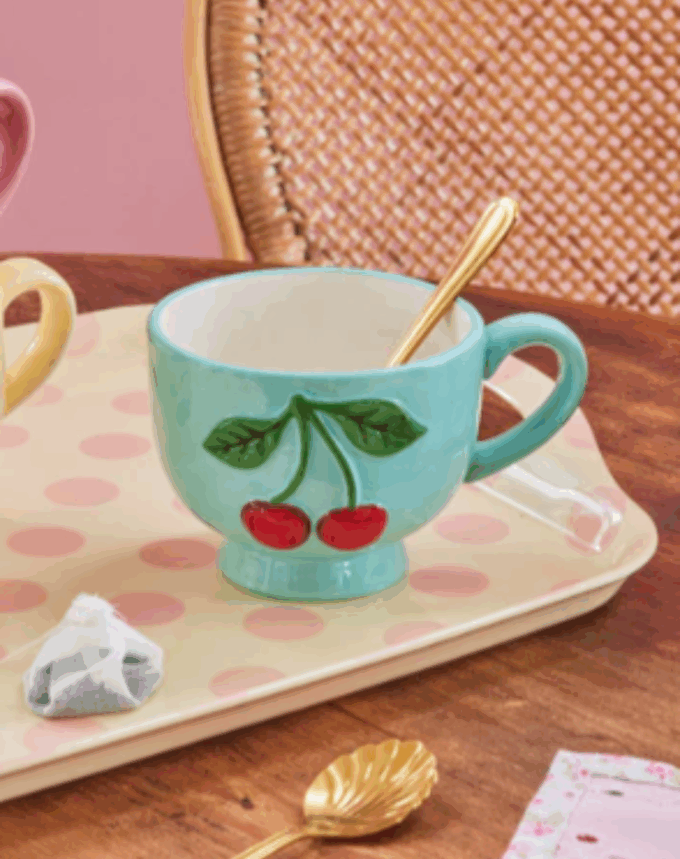 Mug Céramique Menthe – Motif Cerises en Relief (250 ml)