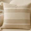 Housse de Coussin à Pompons –50x50 Ecru