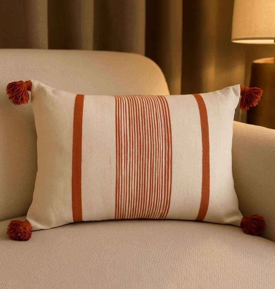 Housse de Coussin à Pompons – 40x60 Terracota