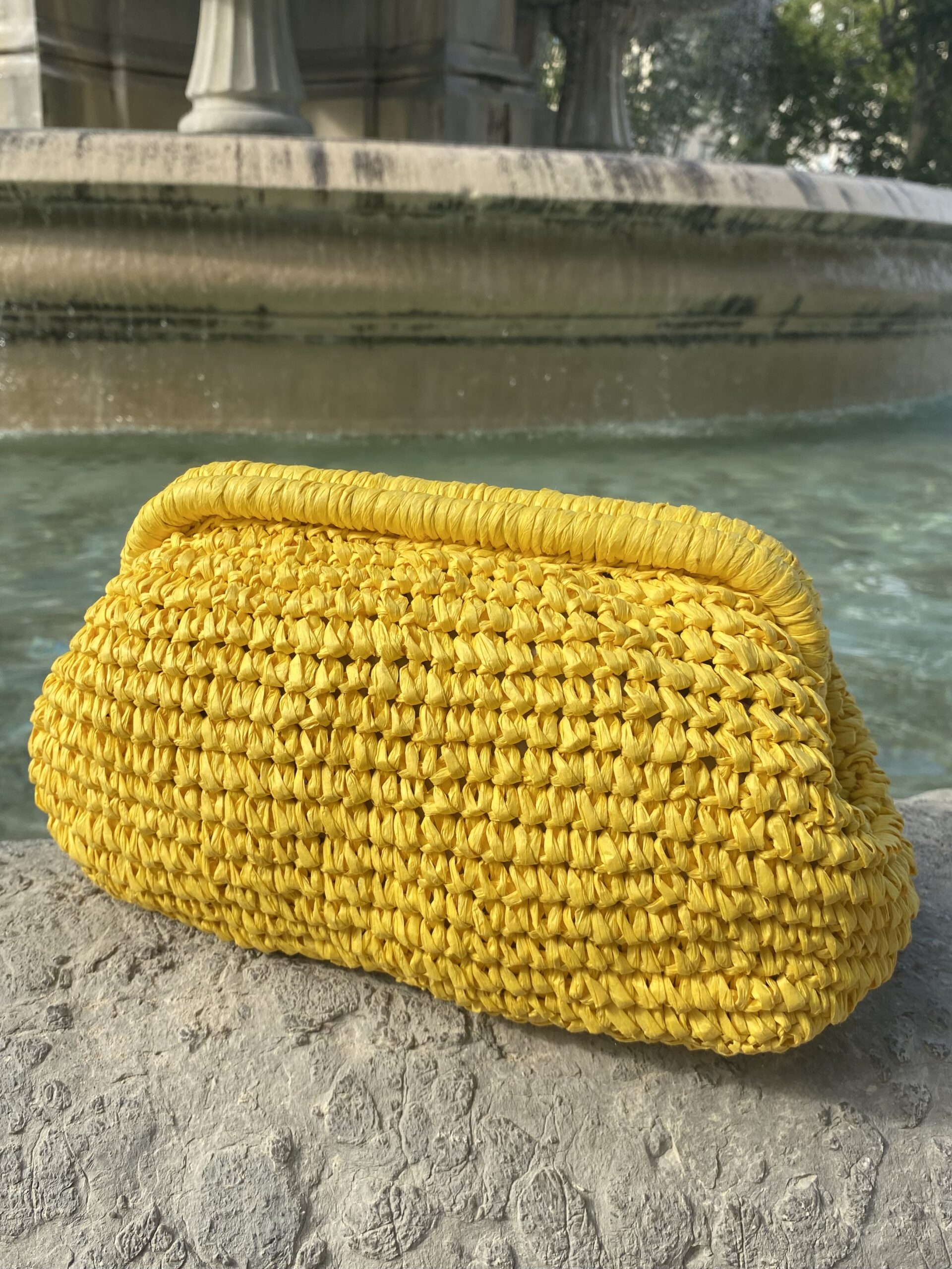 Pochette en raphia tressé – Image 3